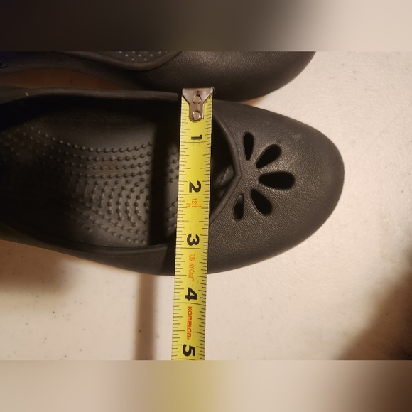 CROCS Flats - Picture 10 of 11